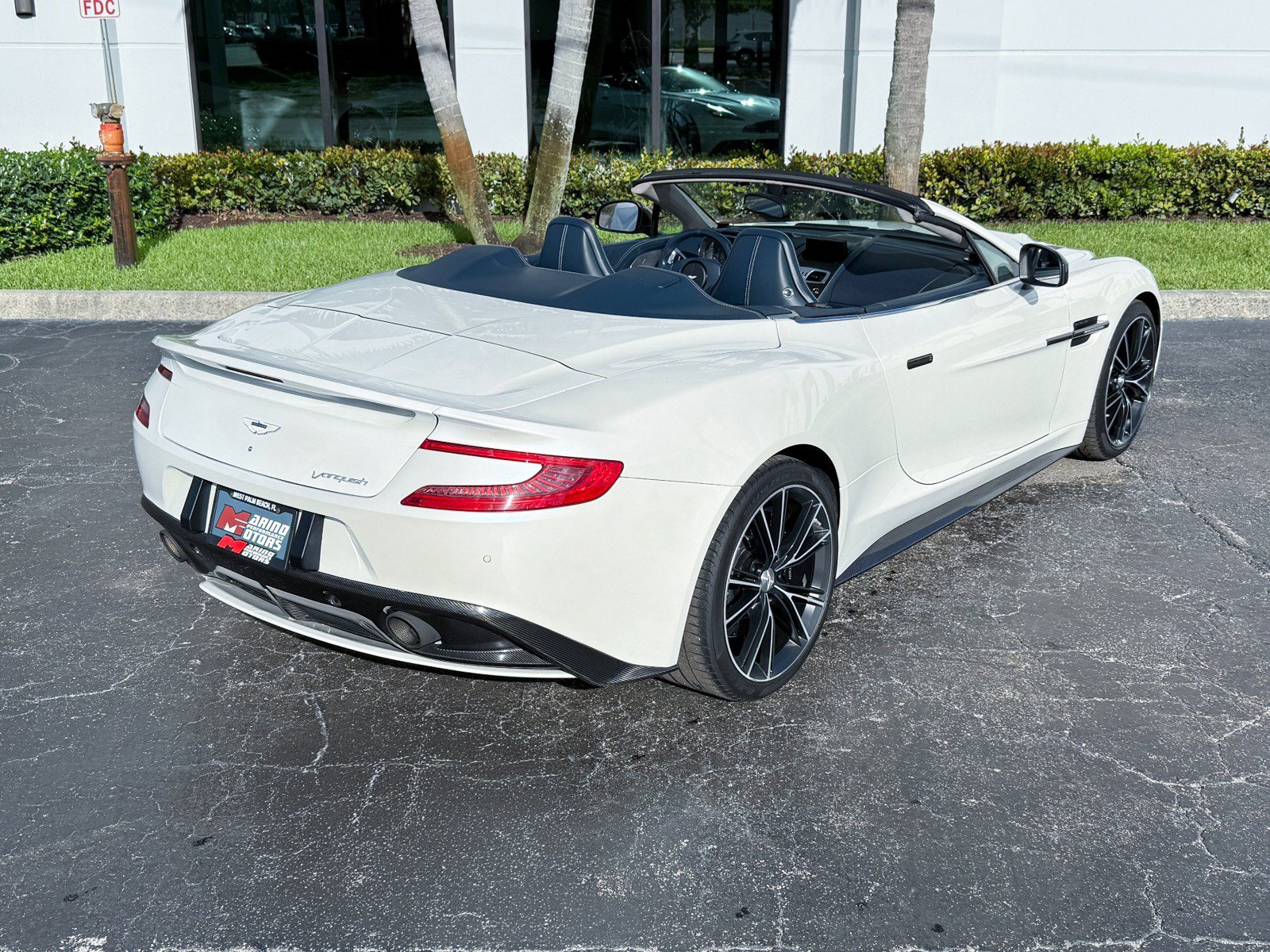Used 2014 Aston Martin Vanquish Volante RWD image 13