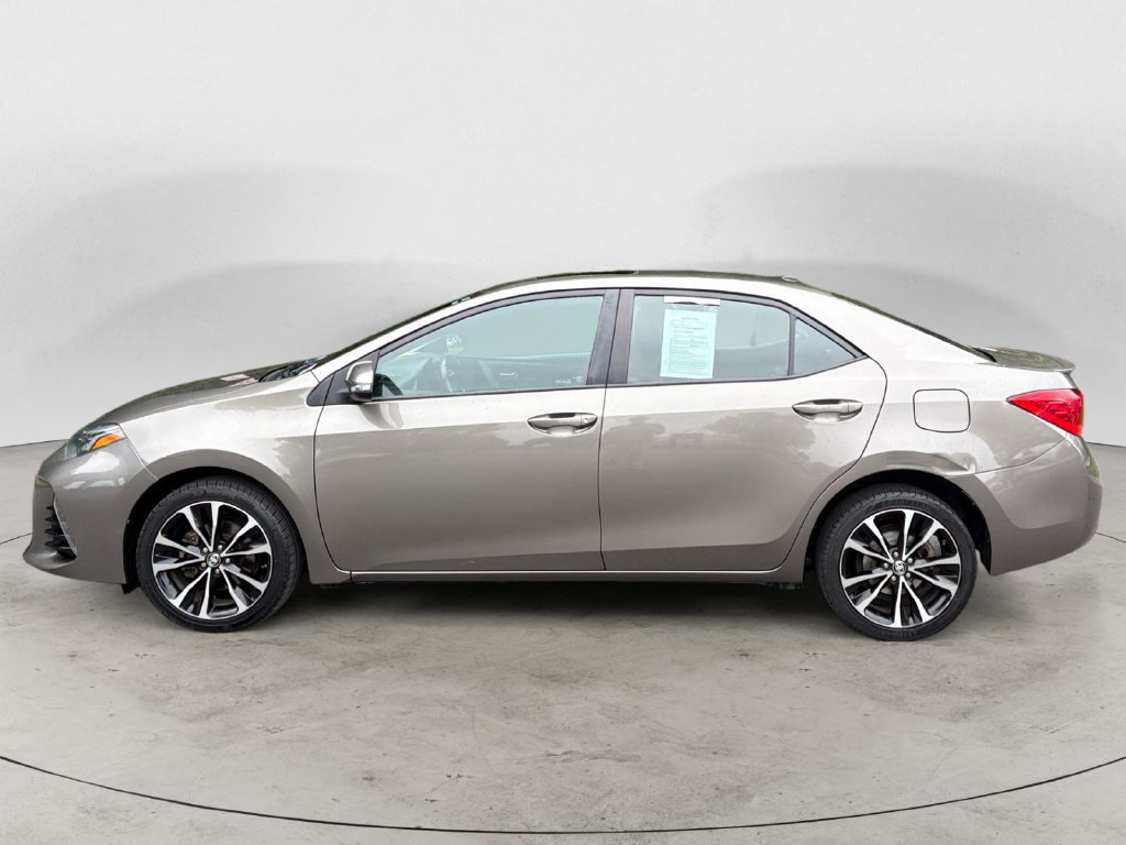 Used 2017 Toyota Corolla SE w/ SE Premium Package FWD image 8