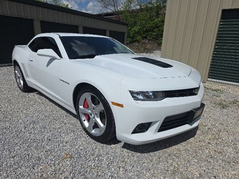 Used 2015 Chevrolet Camaro SS RWD image 9