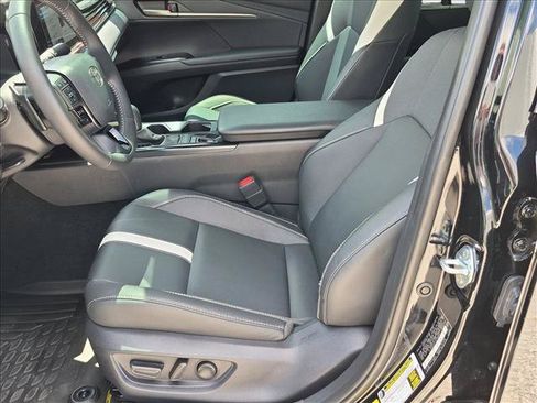 Used 2026 Toyota Camry SE FWD image 15