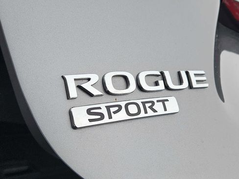 Used 2022 Nissan Rogue Sport S image 29