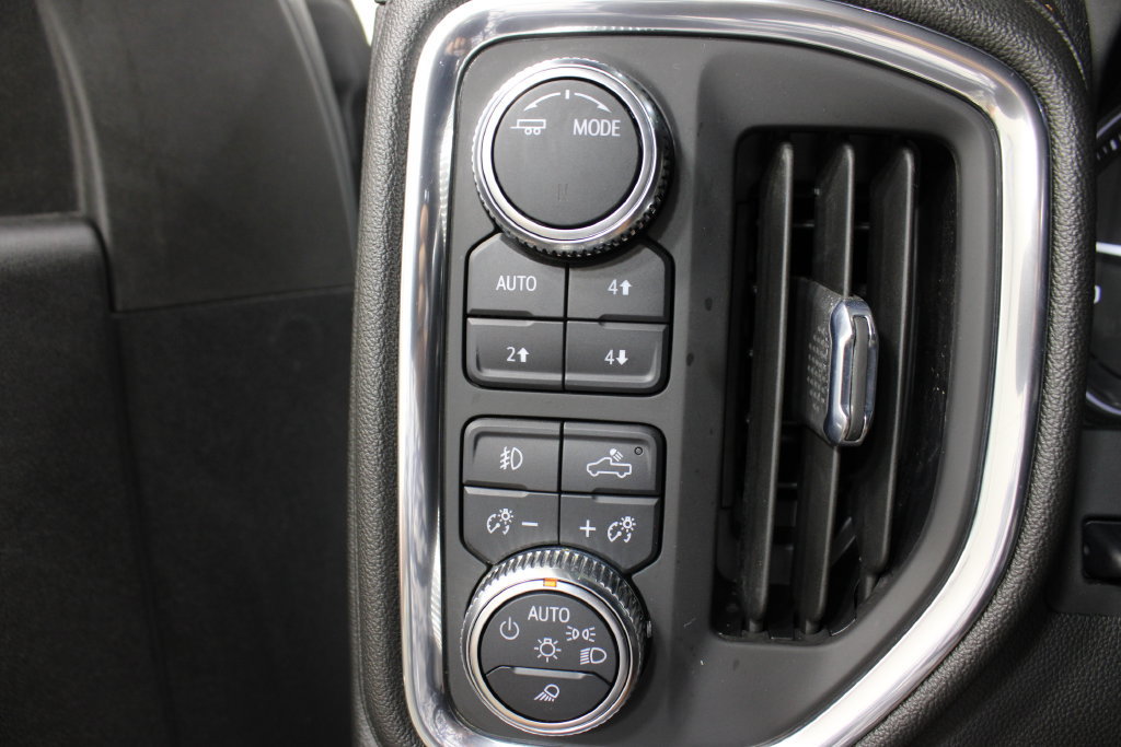 Used 2022 GMC Sierra 2500 AT4 w/ AT4 Premium Plus Package AWD/4WD image 29