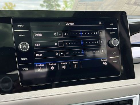 New 2025 Volkswagen Taos SE image 23