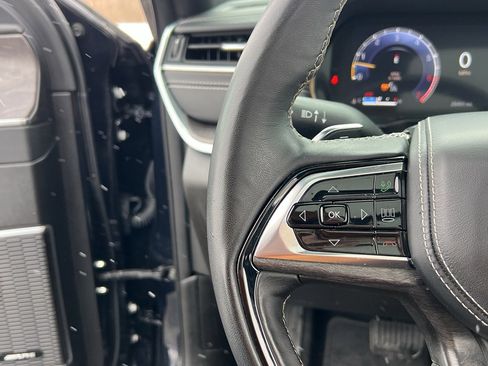 Used 2024 Jeep Grand Cherokee L Overland w/ Advanced Protech Group III image 36