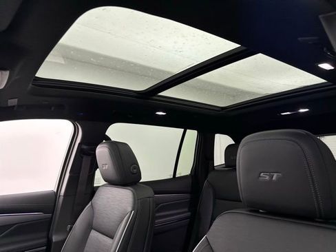 New 2026 Buick Enclave Sport Touring image 4