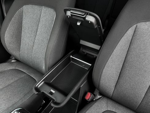 New 2025 Hyundai Ioniq 5 SE image 18