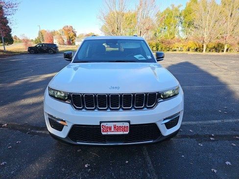 Used 2024 Jeep Grand Cherokee Limited image 9