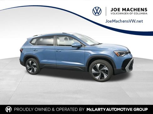 New 2026 Volkswagen Taos SE image 1