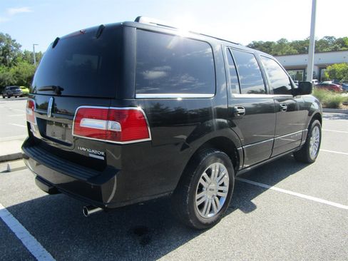 Used 2010 Lincoln Navigator 2WD image 6