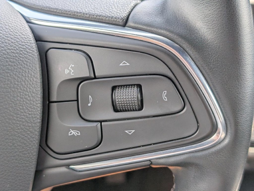 Used 2024 Buick Envista Sport Touring w/ Convenience I Package FWD image 24