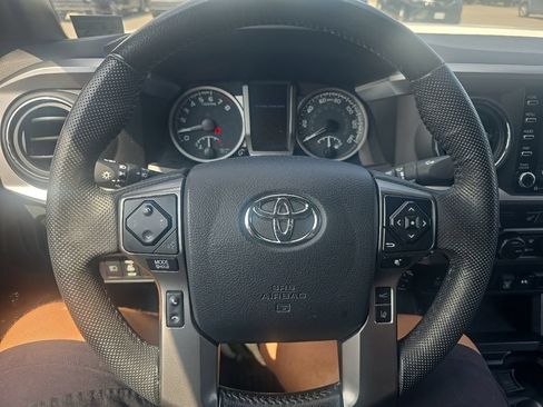 Used 2020 Toyota Tacoma Limited AWD/4WD image 14