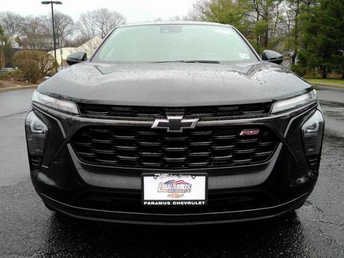 Certified 2024 Chevrolet Trax RS w/ Driver Confidence Package image 3