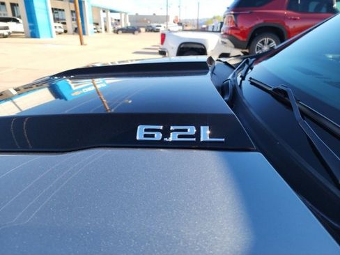 Used 2023 Chevrolet Silverado 1500 ZR2 w/ Technology Package image 12