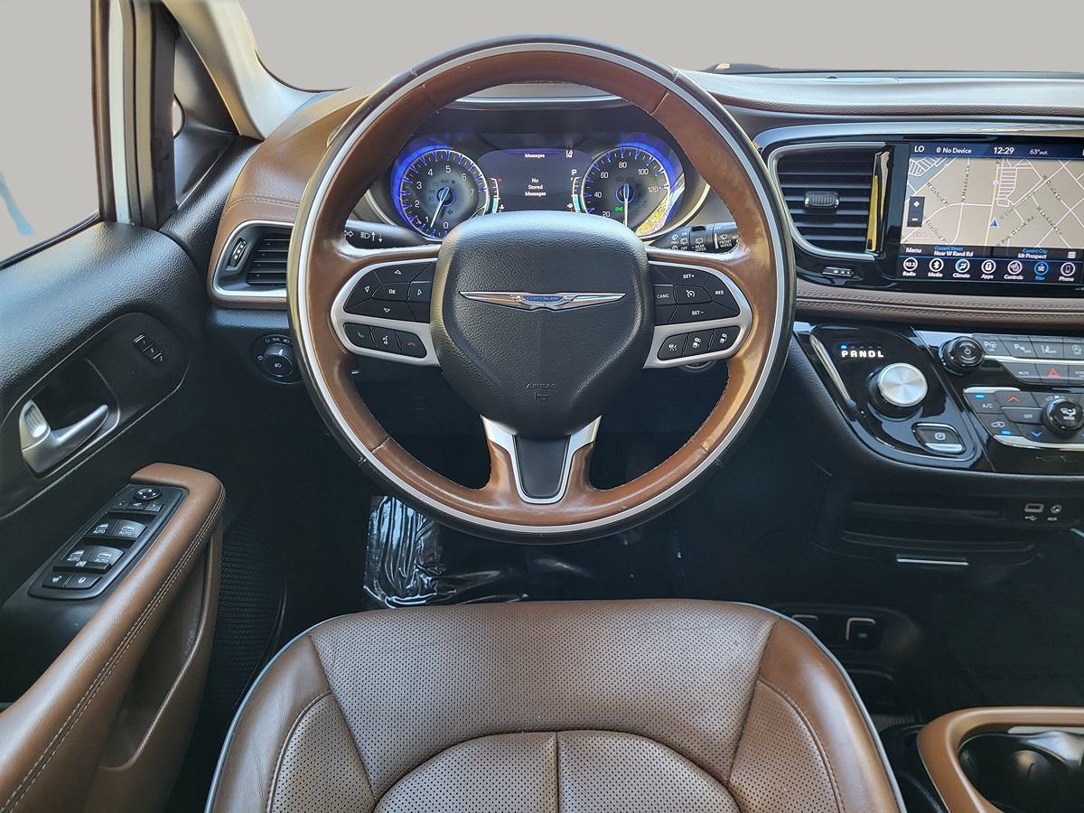 Used 2019 Chrysler Pacifica Limited w/ Advanced Safetytec Group FWD image 21