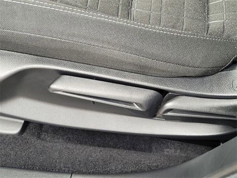 Used 2024 Honda HR-V LX image 14