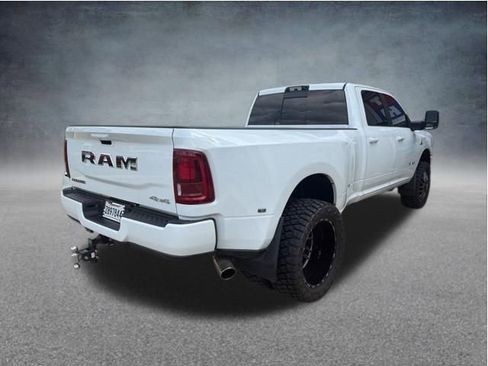 Used 2025 RAM 3500 Laramie AWD/4WD image 5