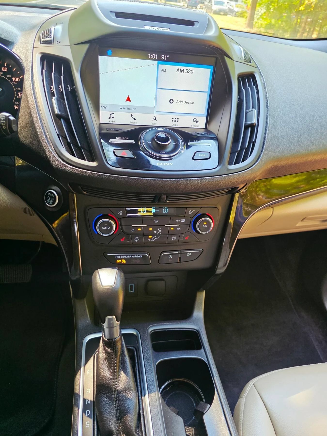 Used 2017 Ford Escape Titanium FWD image 11