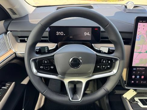 Certified 2025 Volvo EX90 Ultra AWD/4WD image 12