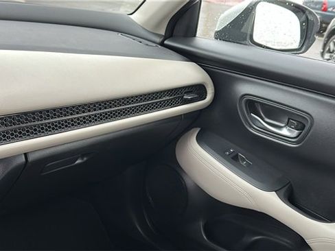 Used 2023 Honda HR-V LX image 19