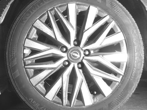 Used 2025 Nissan Altima 2.5 SV FWD image 14