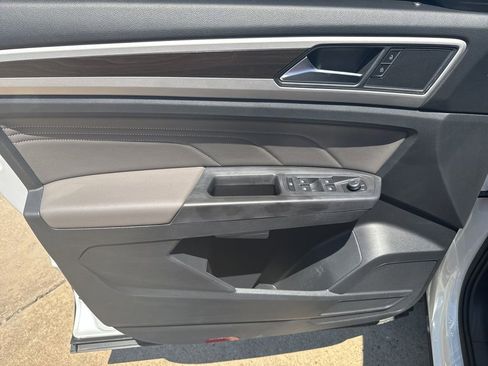 Used 2023 Volkswagen Atlas SE FWD image 6