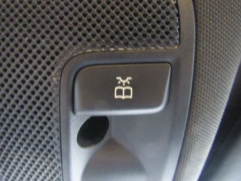 Used 2020 Mercedes-Benz GLA 250 w/ Premium Package image 55