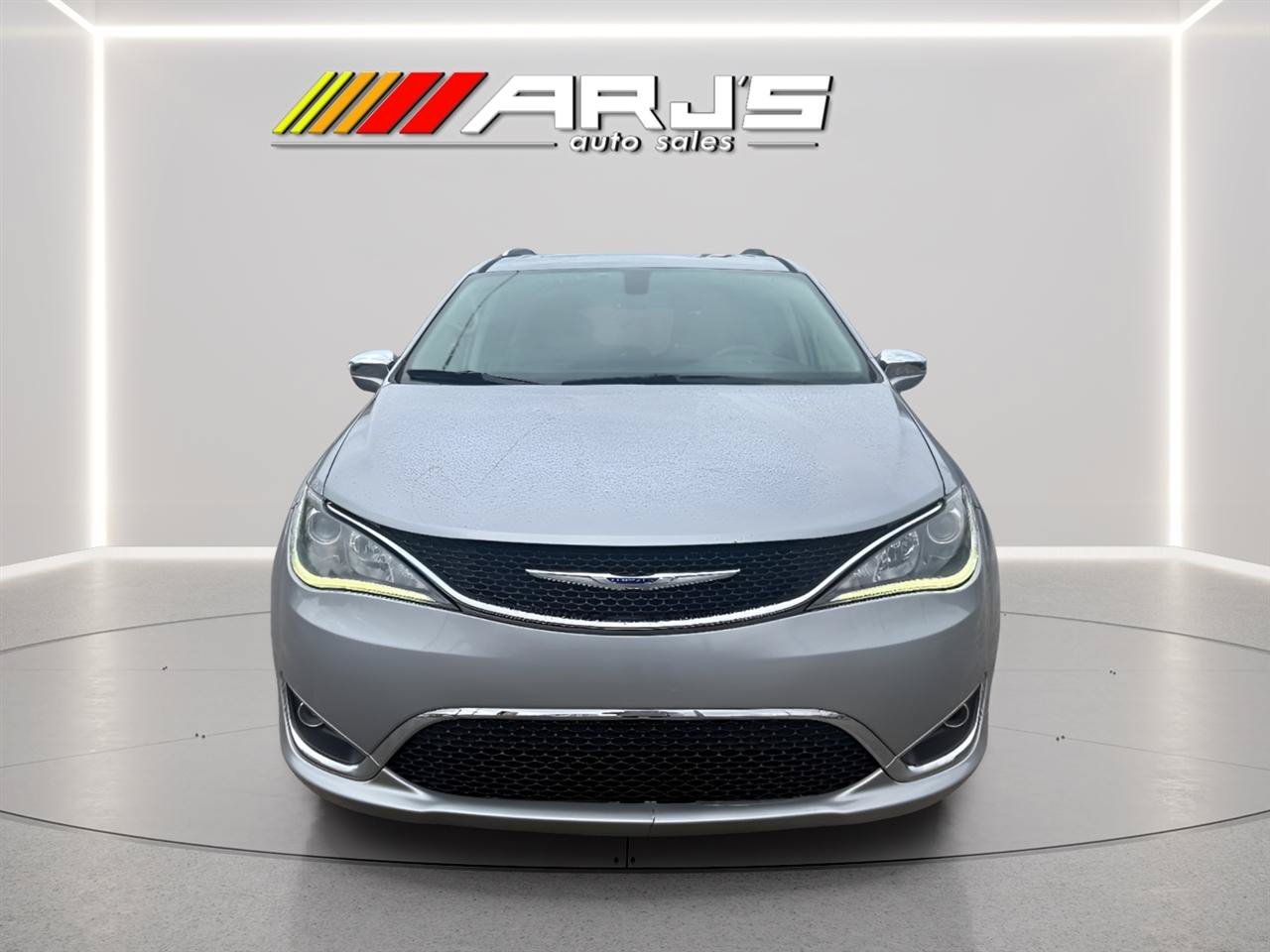 Used 2018 Chrysler Pacifica Limited FWD image 6