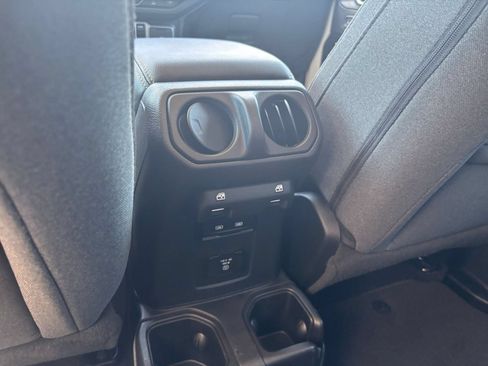 Used 2025 Jeep Wrangler Unlimited Sahara AWD/4WD image 22