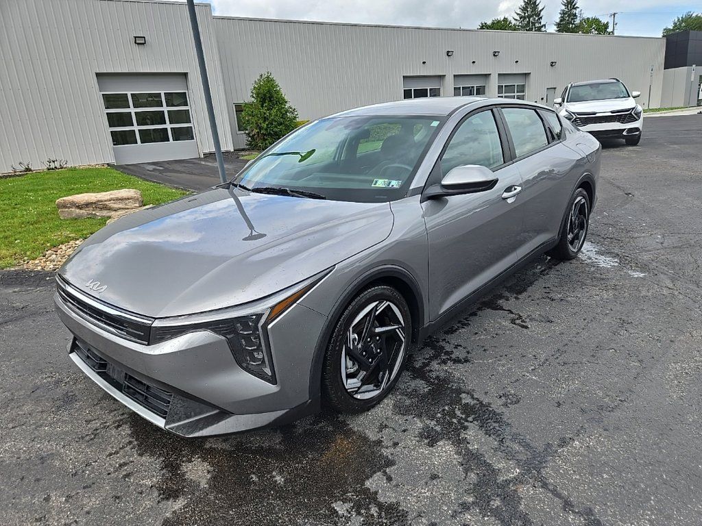 Certified 2025 Kia K4 EX FWD image 9