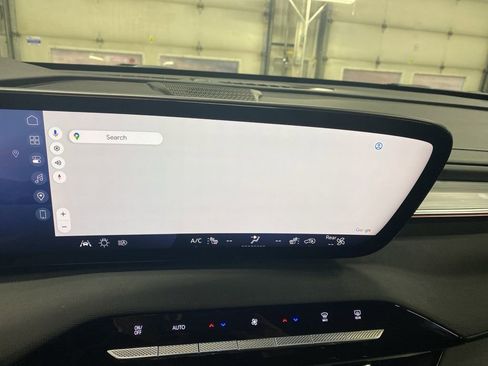 Used 2025 Buick Enclave Preferred image 34