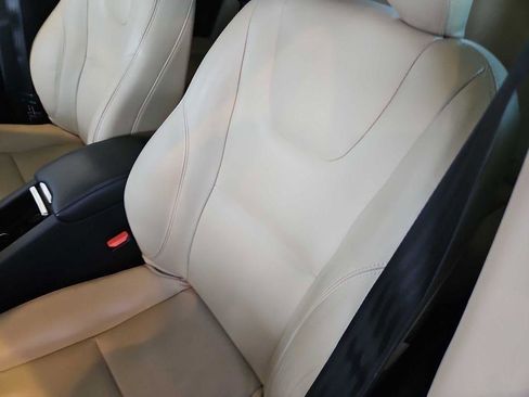 Used 2016 Volvo XC60 T6 w/ Protection Package image 21