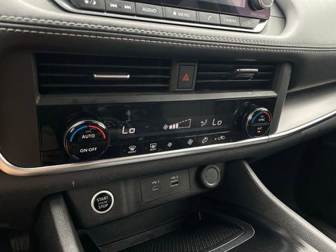 Used 2023 Nissan Rogue SV FWD image 18