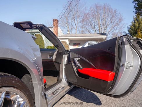 Used 2015 Chevrolet Corvette Z06 w/ 3LZ Preferred Equipment Group image 36