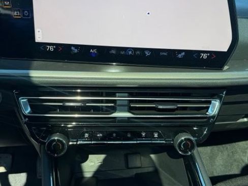 Used 2026 Chevrolet Traverse LT w/ Sun and Wheel Package AWD/4WD image 5