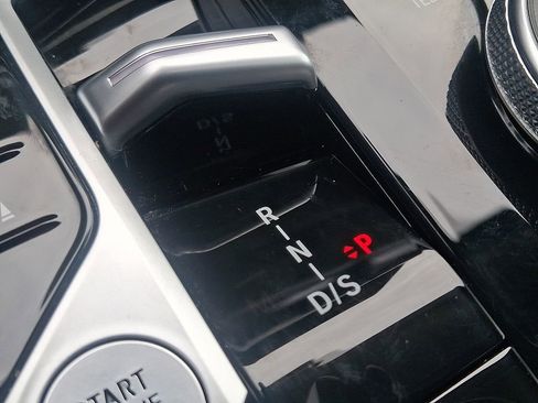 Certified 2024 BMW X7 xDrive40i image 16