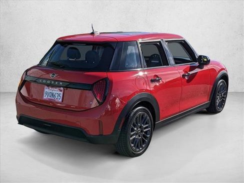 Certified 2025 MINI Cooper 4-Door Hardtop FWD image 5