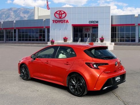 Used 2025 Toyota Corolla XSE FWD image 5