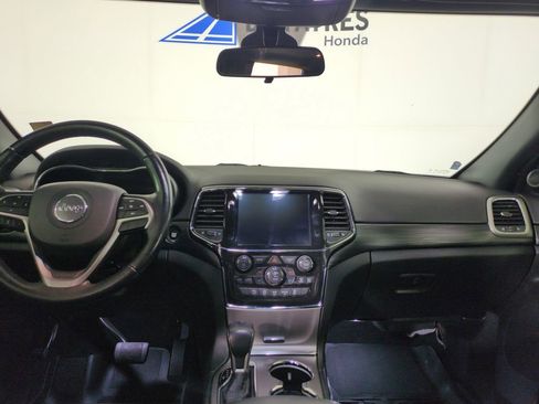 Used 2021 Jeep Grand Cherokee Laredo X image 21