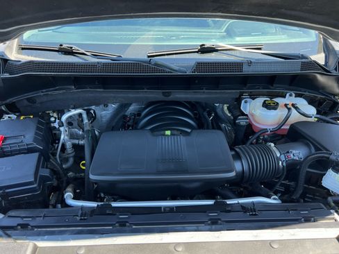 Used 2025 Chevrolet Silverado 1500 LT AWD/4WD image 3