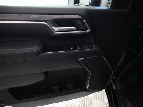 Used 2025 Chevrolet Silverado 3500 LTZ image 16