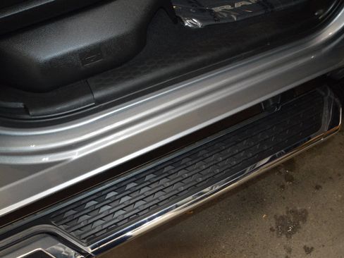 Used 2024 RAM 2500 Big Horn w/ Bed Utility Group image 7