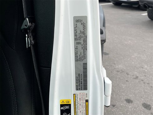 Certified 2023 Jeep Gladiator Sport image 27