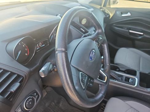 Used 2017 Ford Escape SE w/ Equipment Group 201A AWD/4WD image 9