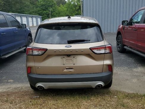 Used 2021 Ford Escape SE w/ Convenience Package FWD image 3