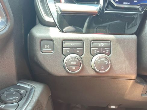 Used 2023 Chevrolet Silverado 1500 LT image 22