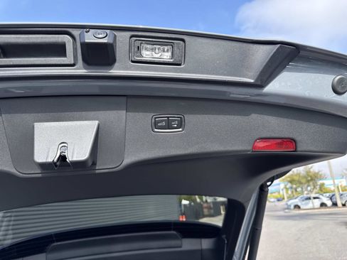 Certified 2025 Porsche Cayenne Turbo GT image 24