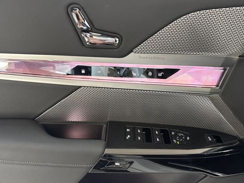 New 2026 BMW 750e xDrive w/ Premium Package AWD/4WD image 13