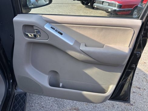 Used 2011 Nissan Pathfinder Silver image 23