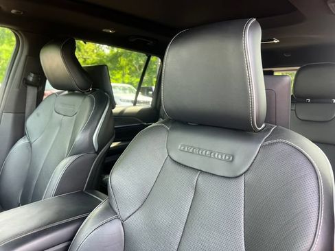 Used 2024 Jeep Grand Cherokee L Overland w/ Advanced Protech Group III AWD/4WD image 15