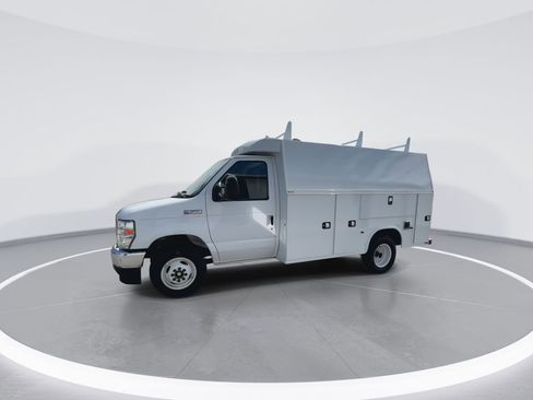 New 2025 Ford E-350 and Econoline 350 Super Duty w/ Power Equipment Group RWD image 4